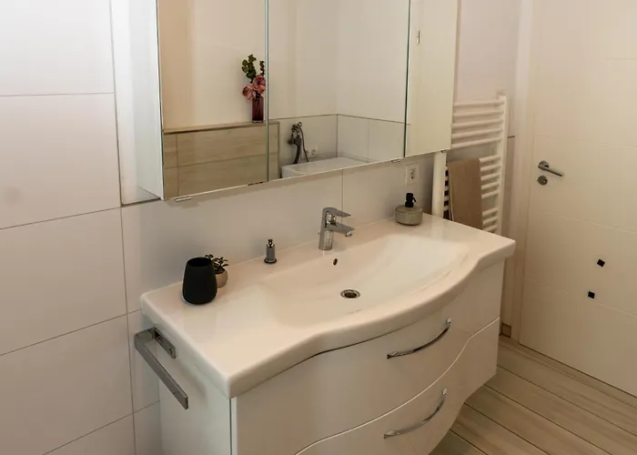 Alp Deluxe - Sauna, Kamin & Parkplatz Lägenhet Weißenhorn
